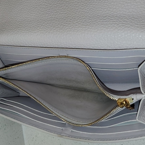 LOUIS VUITTON pebbled leather wallet - Picture 9 of 10